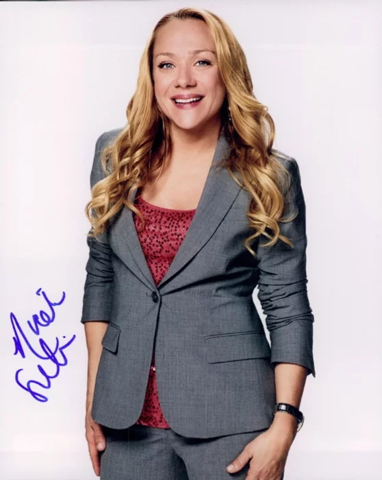 Nicole Sullivan autograph