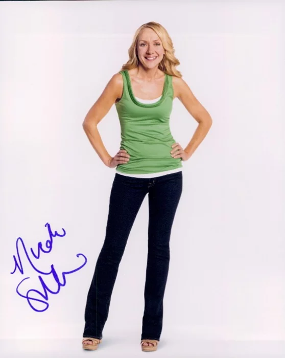 Nicole Sullivan autograph