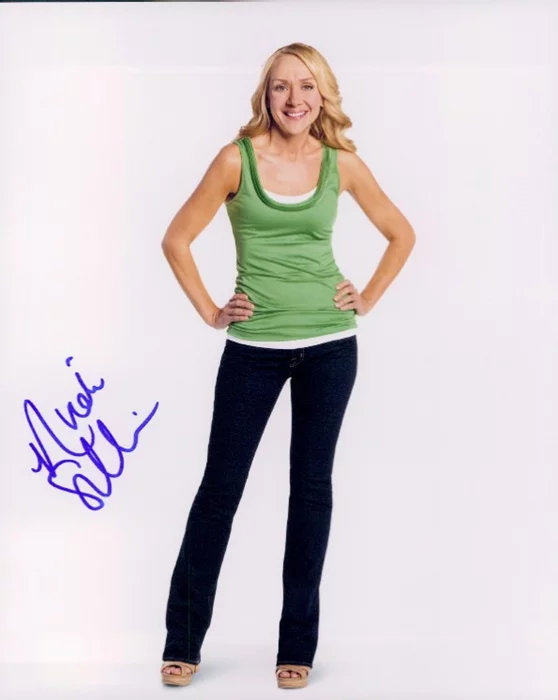 Nicole Sullivan autograph
