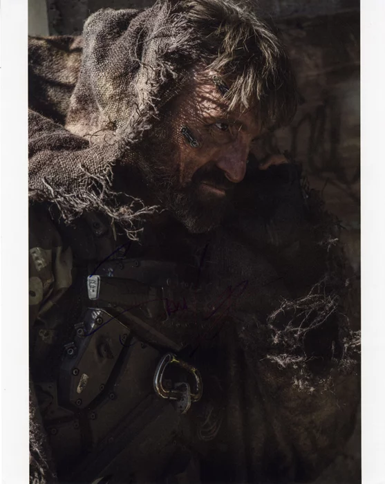 Sharlto Copley autograph