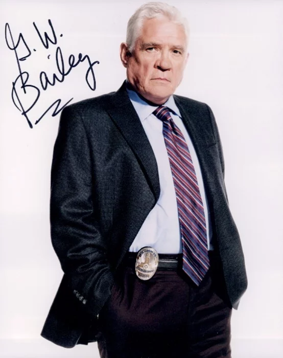 G.W. Bailey autograph