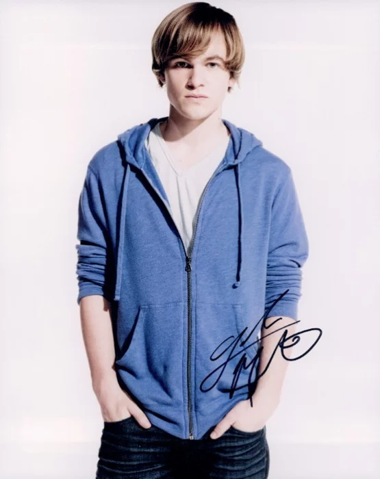 Graham Patrick Martin autograph