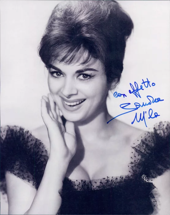 Sandra Milo autograph