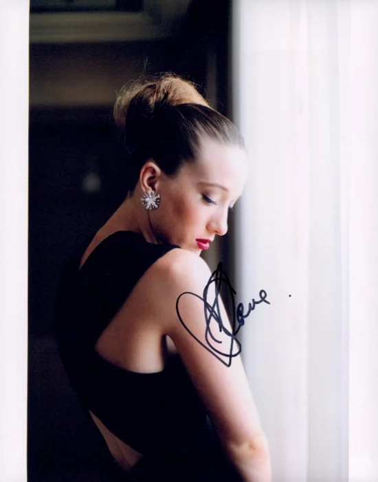 Sophie Lowe autograph