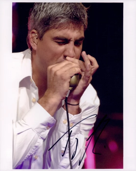 Taylor Hicks autograph