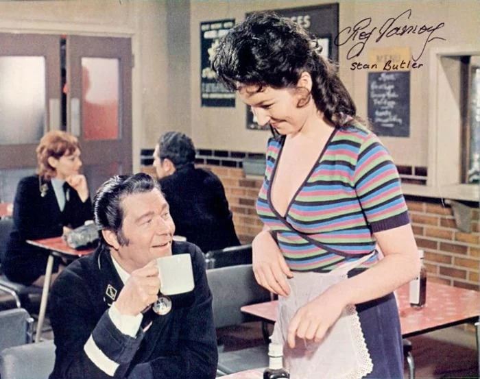 Reg Varney autograph