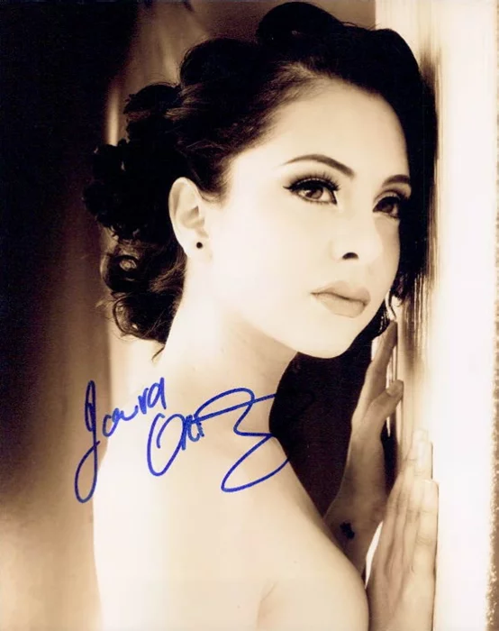 Laura Ortiz autograph