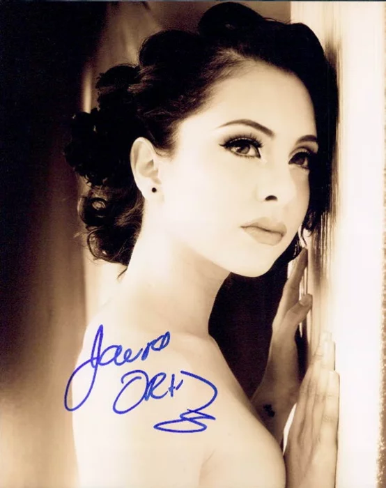 Laura Ortiz autograph