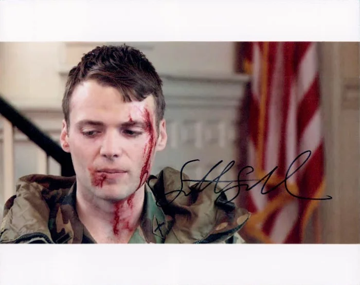 Seth Gabel autograph