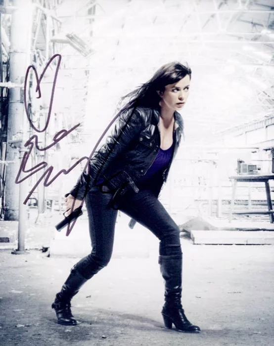 Eve Myles autograph