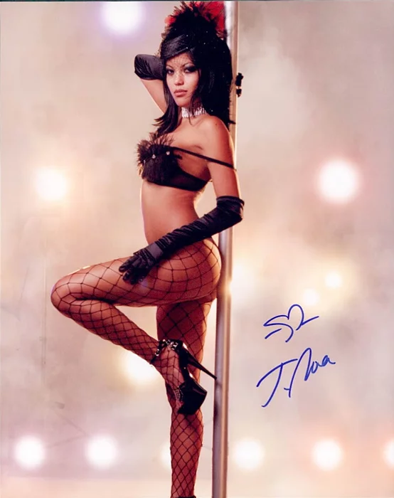 Tracy Nova autograph