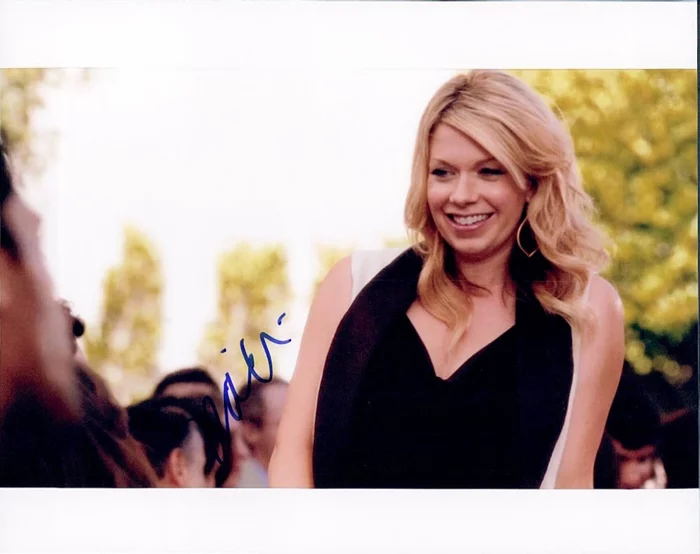 Mary Elizabeth  Ellis autograph