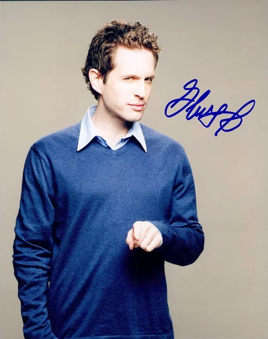 Glenn Howerton autograph