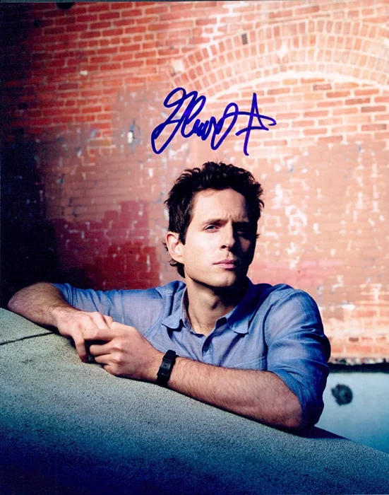 Glenn Howerton autograph