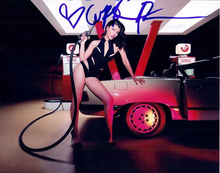 Crystal Renn autograph