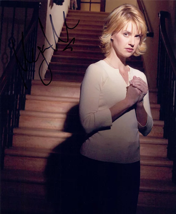 Megan Ward autograph