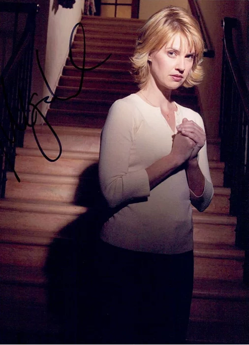 Megan Ward autograph