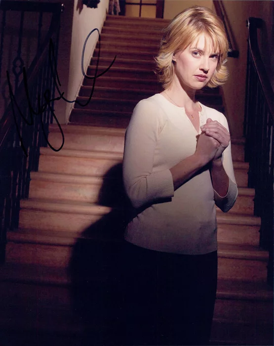 Megan Ward autograph