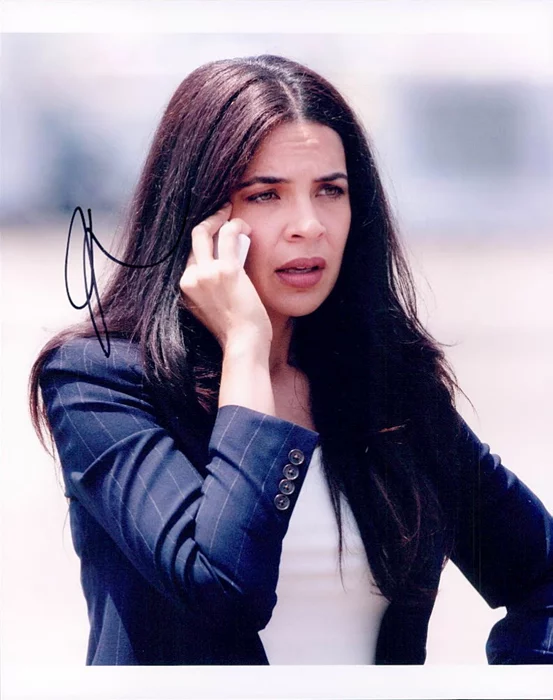 Zuleikha Robinson autograph