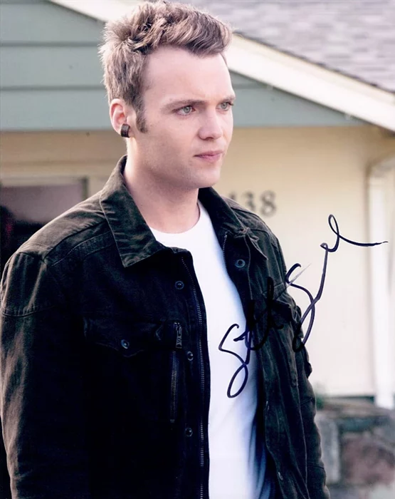 Seth Gabel autograph