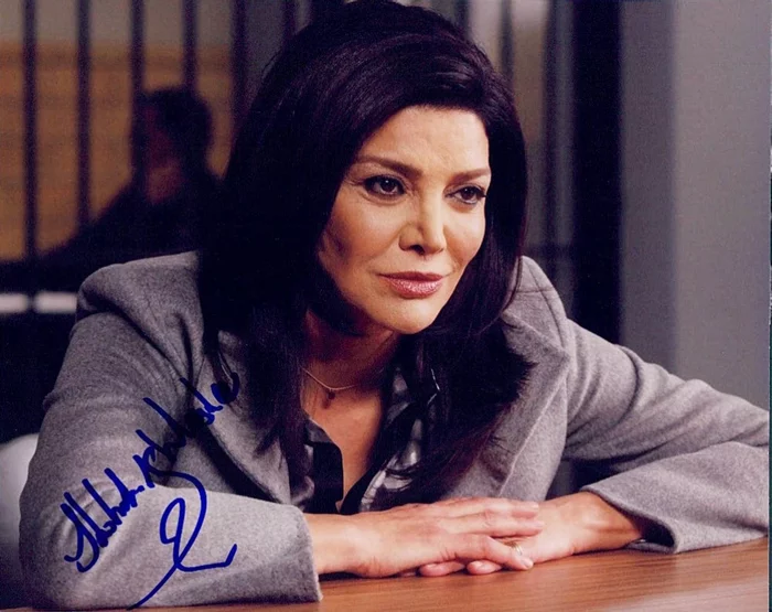 Shohreh Aghdashloo autograph
