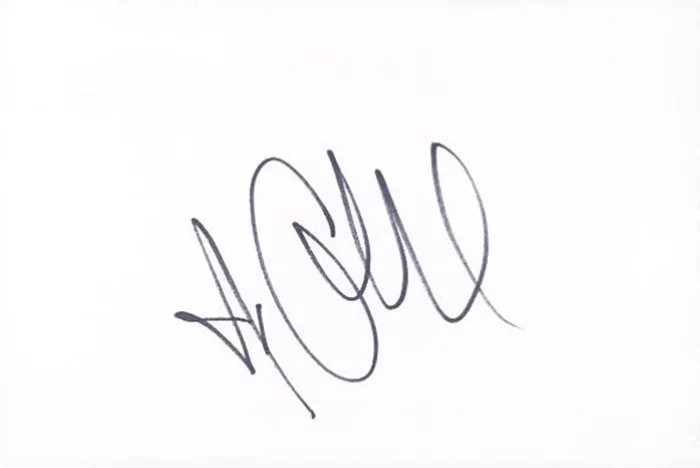 Caroline Sunshine autograph