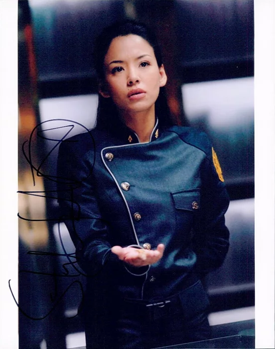 Stephanie Jacobsen autograph