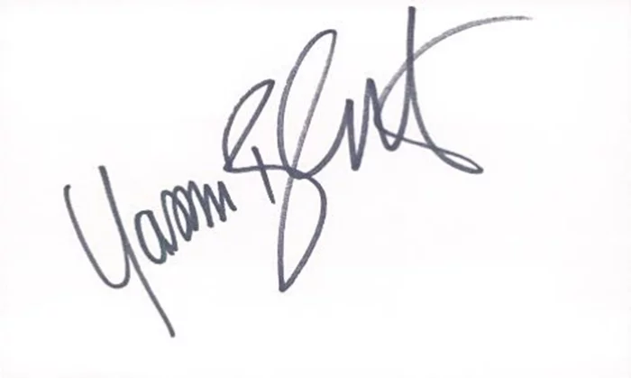 Yasmine Bleeth autograph