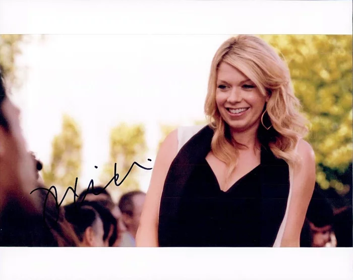 Mary Elizabeth  Ellis autograph