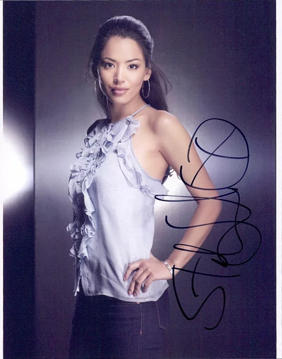 Stephanie Jacobsen autograph