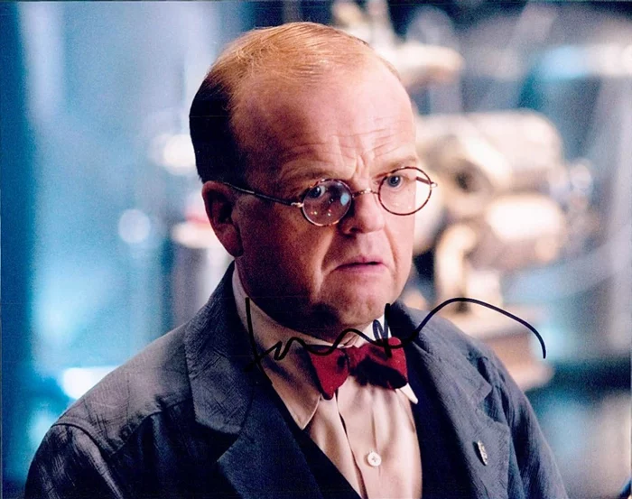 Toby Jones autograph