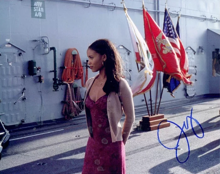 Joy Bryant autograph