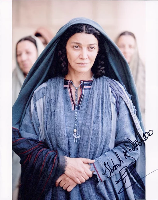 Shohreh Agadashloo autograph