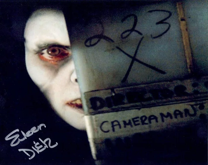 Eileen Dietz autograph