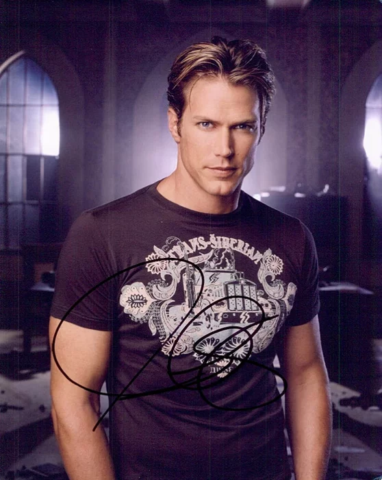 Jason Lewis autograph
