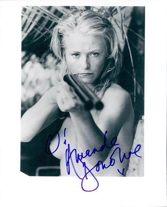 Amanda Donohoe autograph