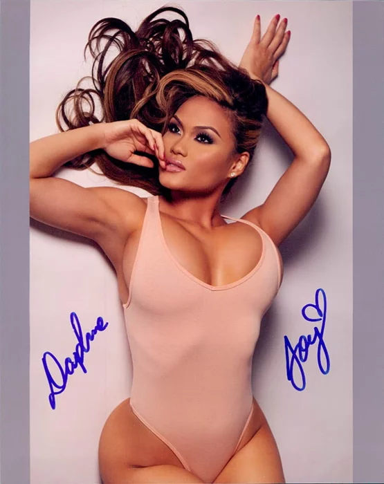 Daphne Joy autograph