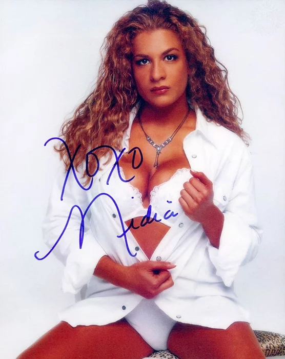 Nidia Guenard autograph