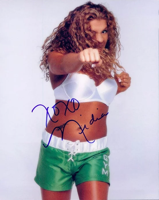 Nidia Guenard autograph