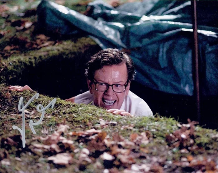 Dylan Baker autograph