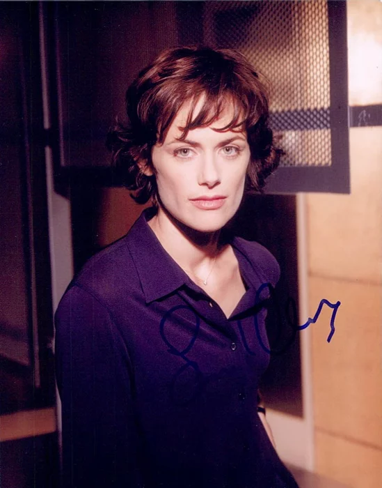 Sarah Clarke autograph