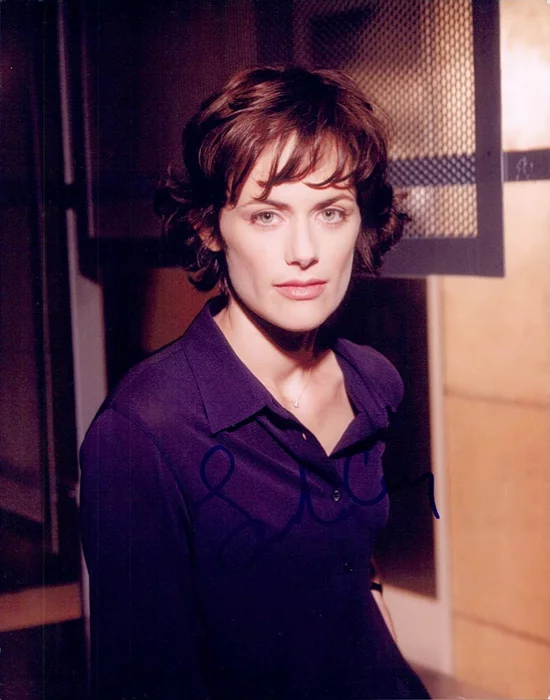 Sarah Clarke autograph