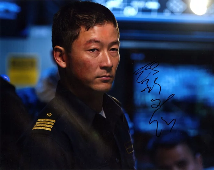 Tadanobu Asano autograph