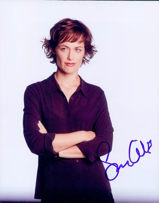 Sarah Clarke autograph
