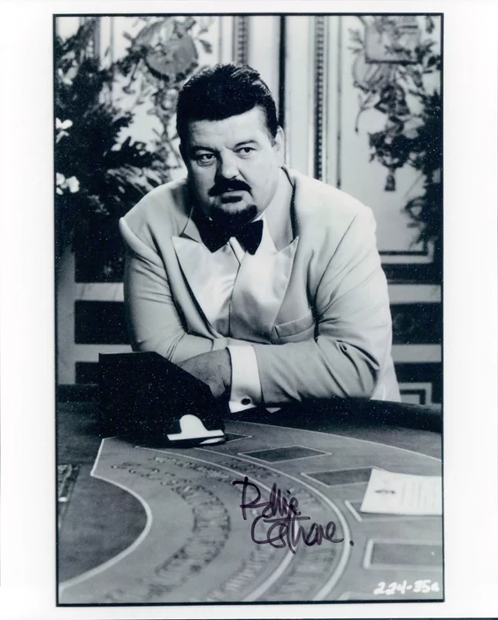Robbie Coltrane autograph