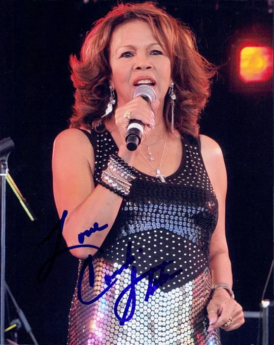 Candi Staton autograph