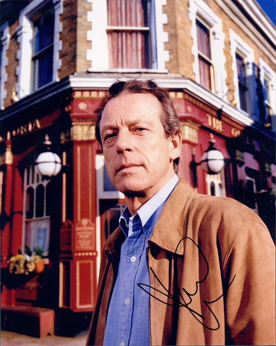 Leslie Grantham autograph