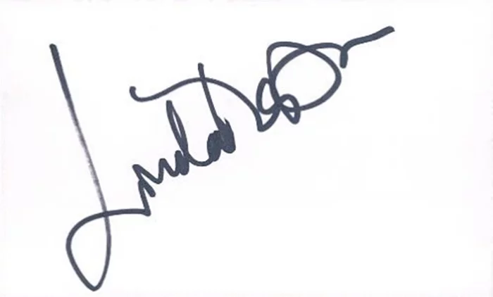 Linda Thorson autograph