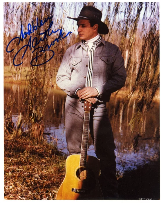 Garth Brooks autograph