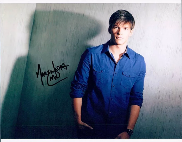 Mark Hapka autograph